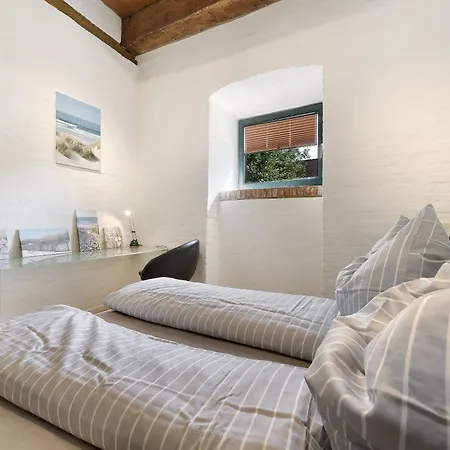 Haus Foerde Kanalpackhaus * Киль